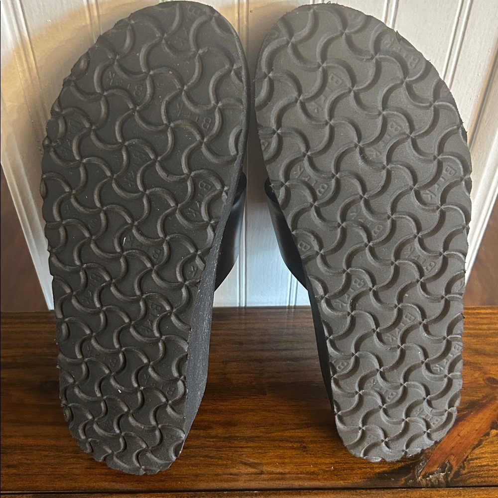 BIRKENSTOCK Alma Leather
Platform Sandals. - Picture 6 of 10